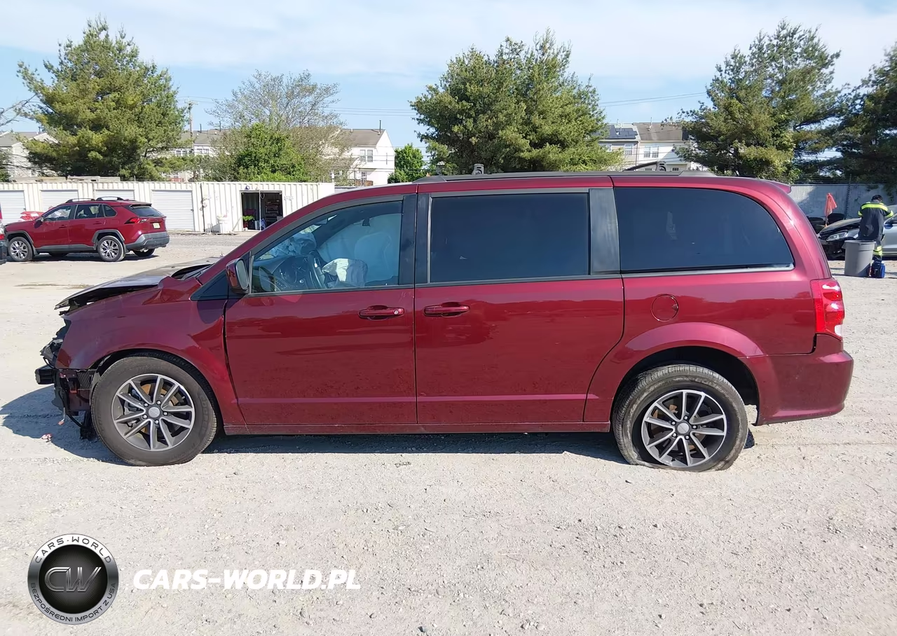 2018 Dodge Grand Caravan Gt VIN:2C4RDGEG8JR146843 - 15