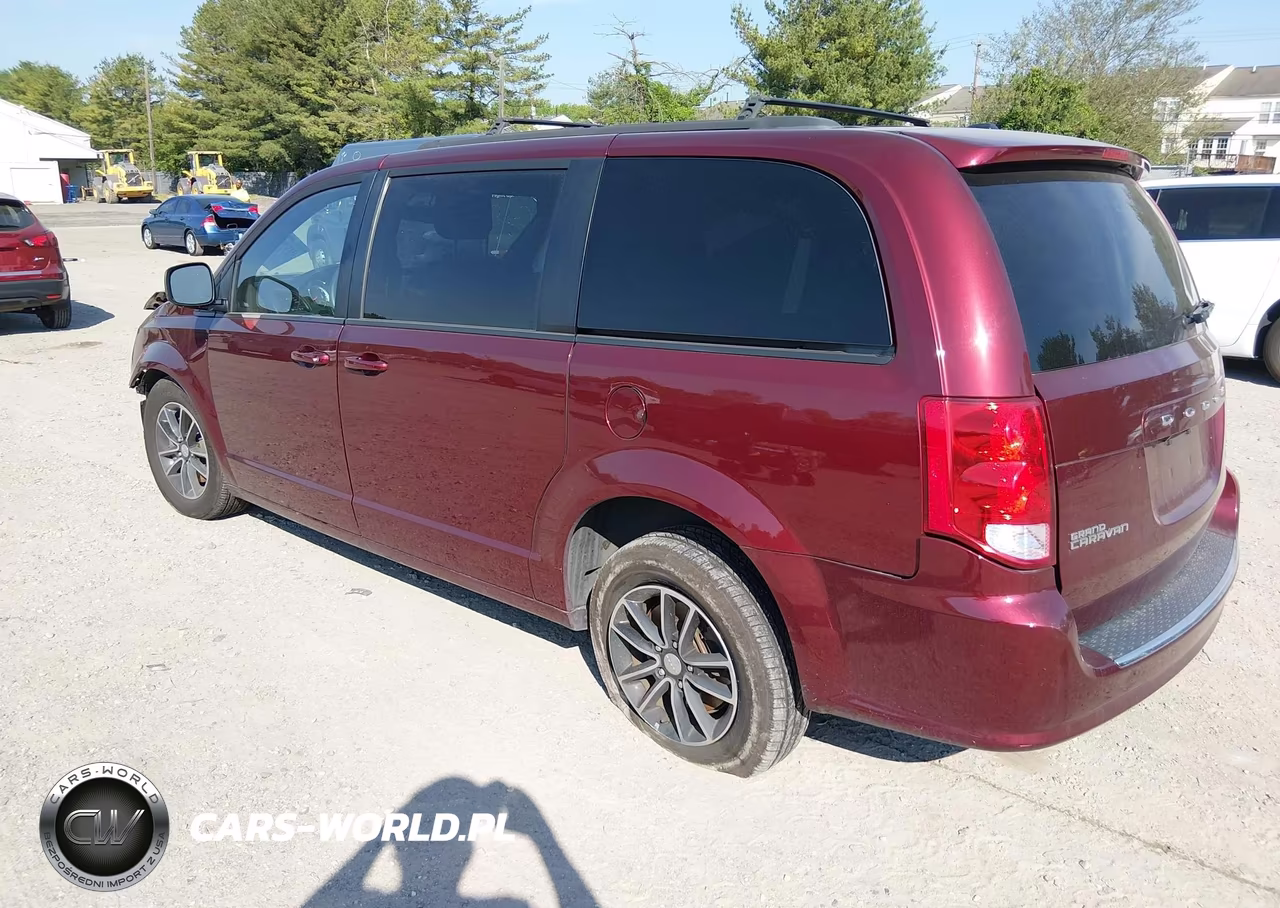 2018 Dodge Grand Caravan Gt VIN:2C4RDGEG8JR146843 - 3
