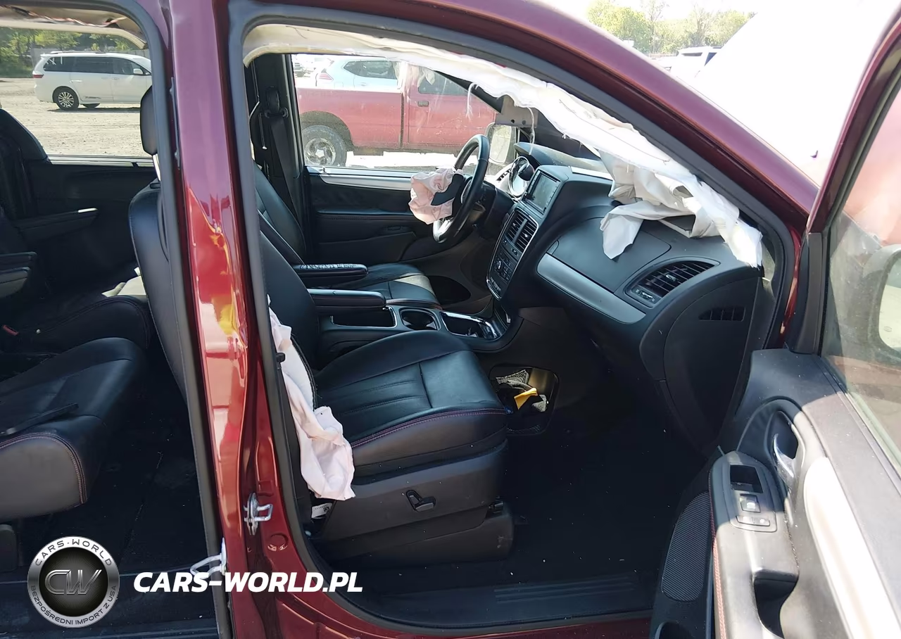 2018 Dodge Grand Caravan Gt VIN:2C4RDGEG8JR146843 - 5