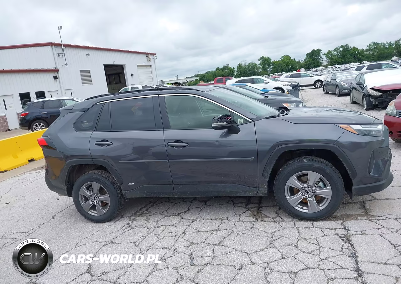 2025 Toyota Rav4 Hybrid Xle VIN:JTMRWRFV5SJ070877 - 13