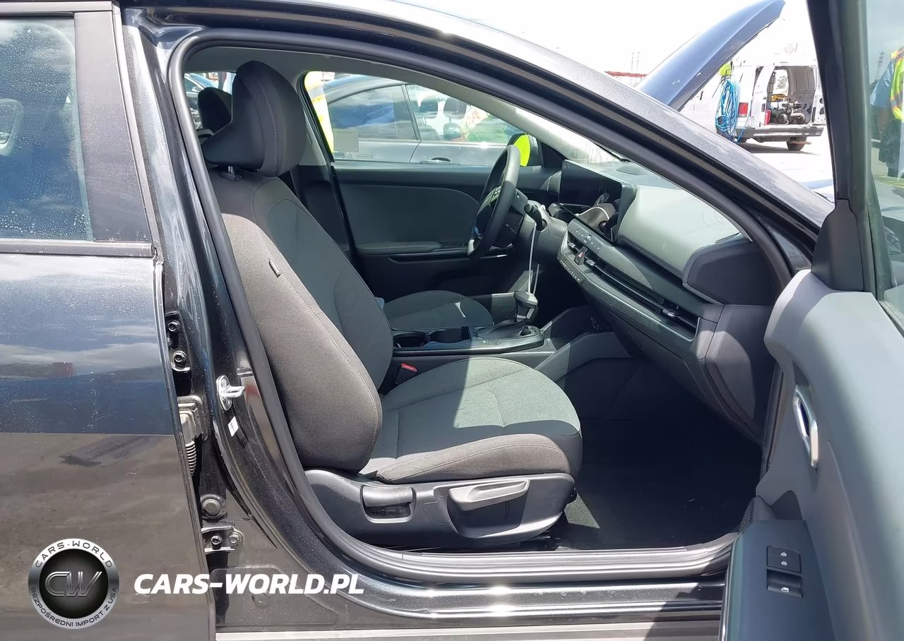2025 Kia K4 Lxs VIN:3KPFT4DE6SE027941 - 5