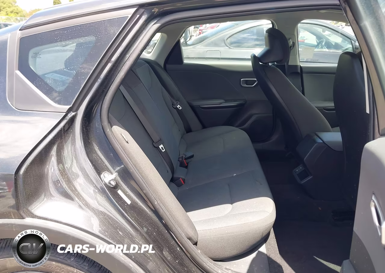 2025 Kia K4 Lxs VIN:3KPFT4DE6SE027941 - 8