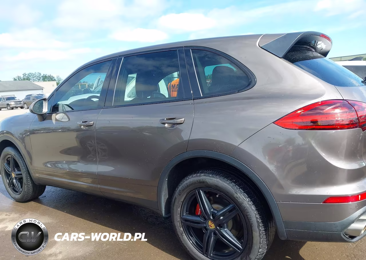 2015 Porsche Cayenne S VIN:WP1AB2A26FLA59943 - 14