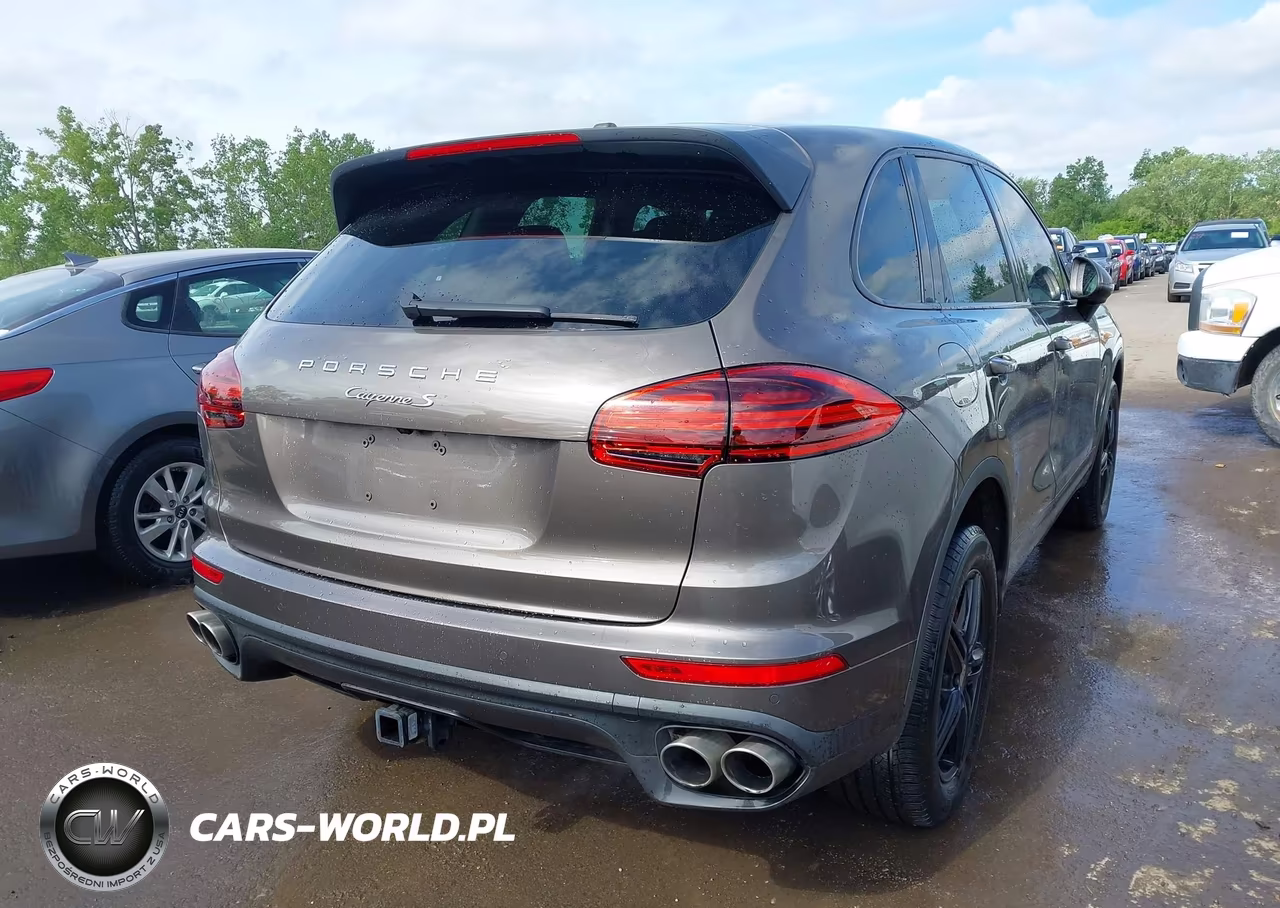 2015 Porsche Cayenne S VIN:WP1AB2A26FLA59943 - 4