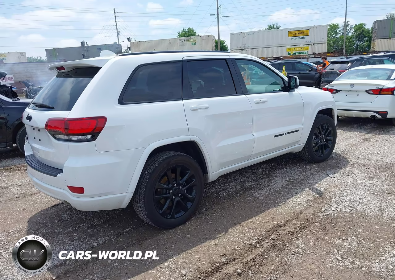 2021 Jeep Grand Cherokee Laredo X 4X4 VIN:1C4RJFAG8MC549548 - 4