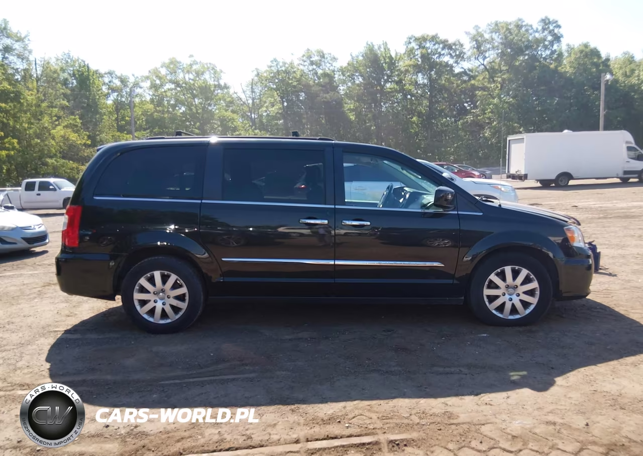 2016 Chrysler Town & Country Touring VIN:2C4RC1BG9GR222163 - 13