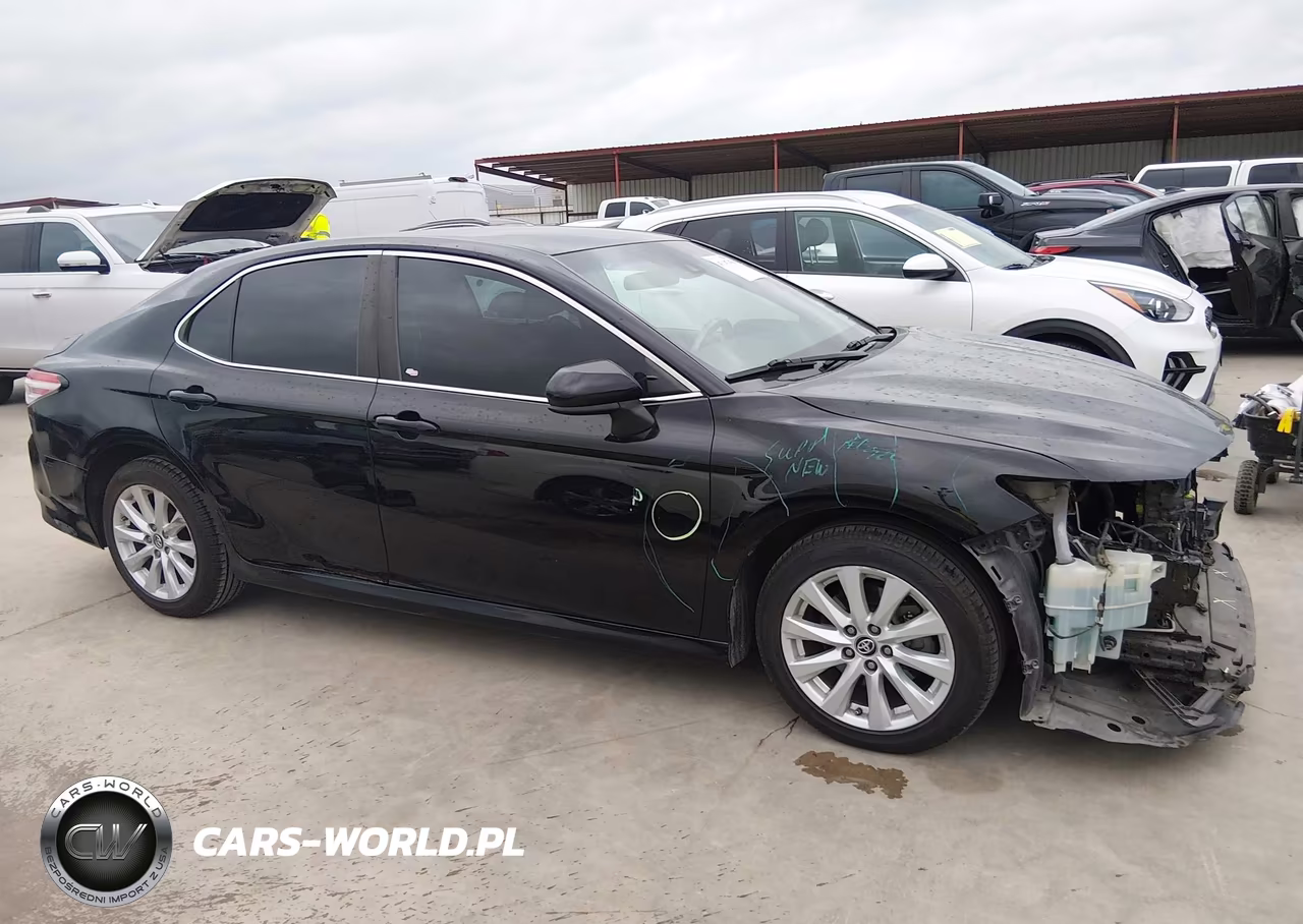 2019 Toyota Camry Le VIN:4T1B11HK6KU233213 - 14