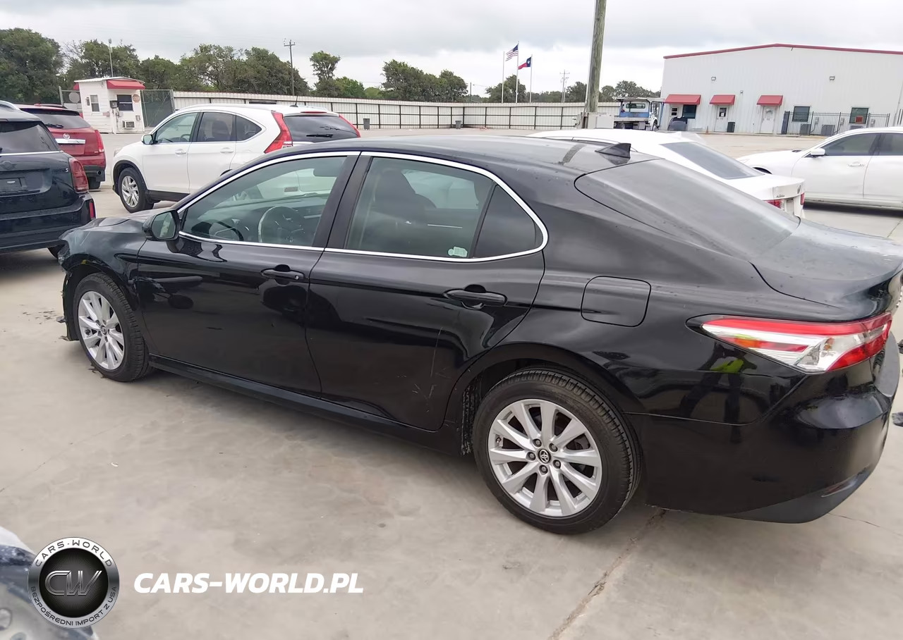 2019 Toyota Camry Le VIN:4T1B11HK6KU233213 - 15