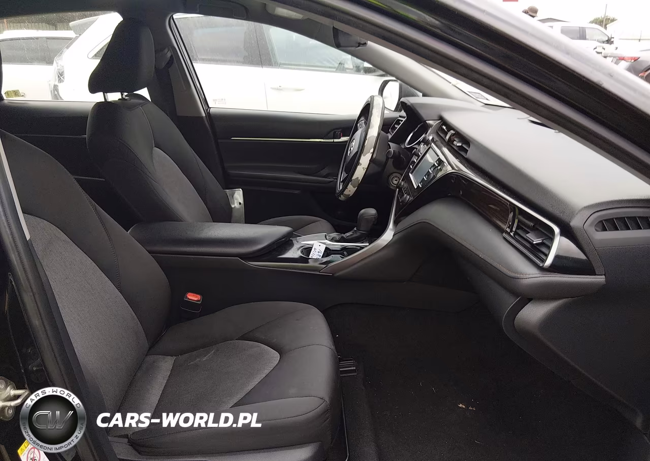 2019 Toyota Camry Le VIN:4T1B11HK6KU233213 - 5