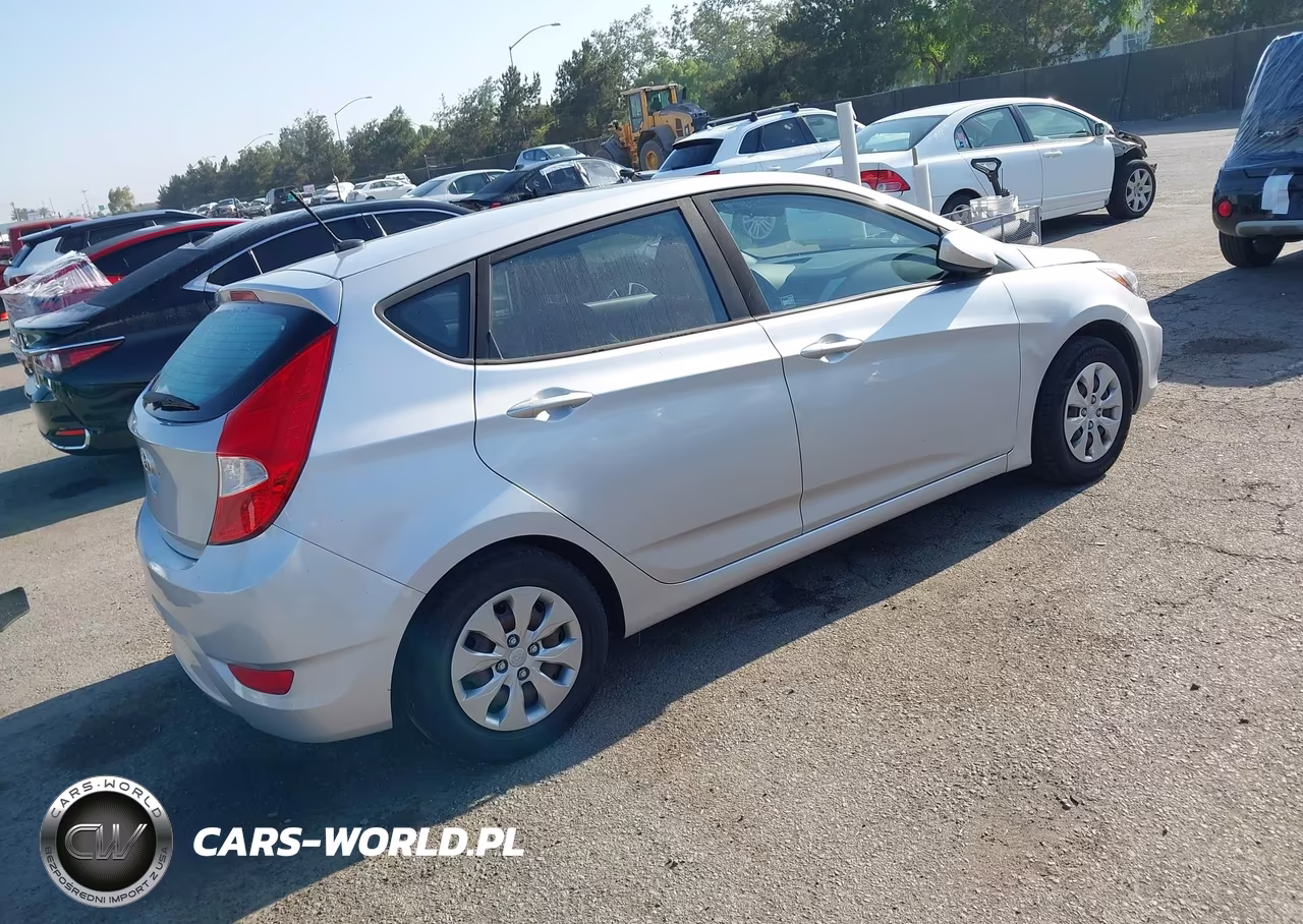 2017 Hyundai Accent Se VIN:KMHCT5AE2HU349365 - 4