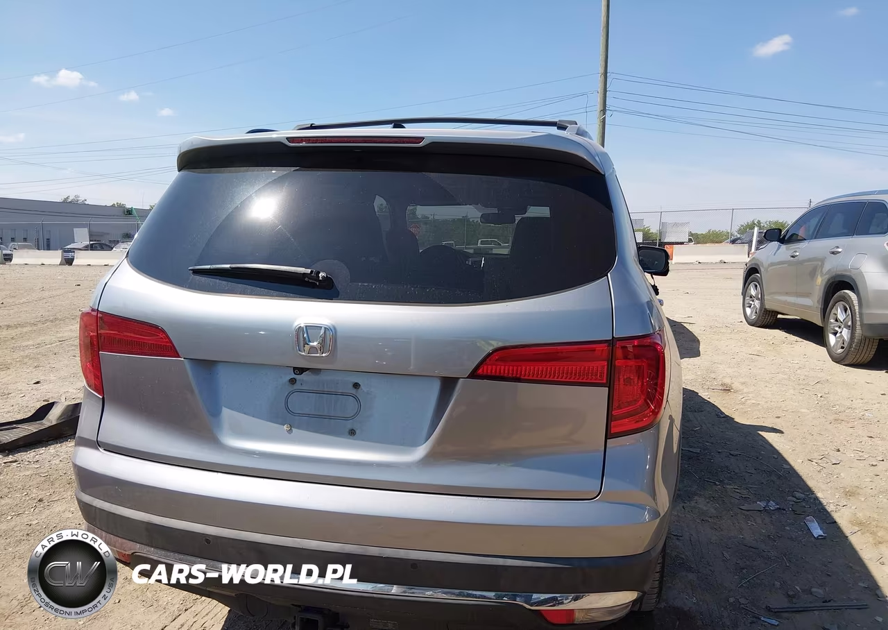 2017 Honda Pilot Touring VIN:5FNYF6H99HB084310 - 16