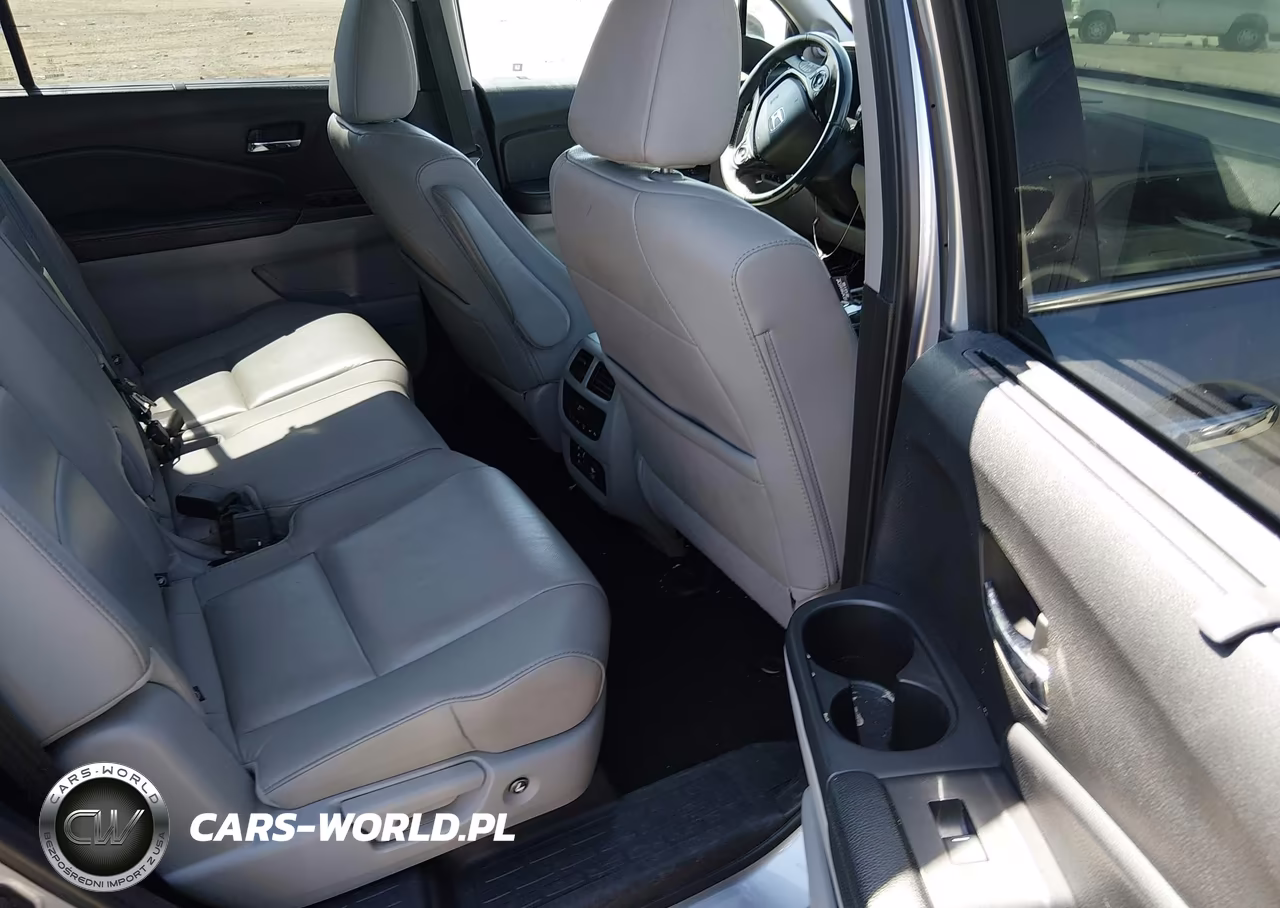 2017 Honda Pilot Touring VIN:5FNYF6H99HB084310 - 8