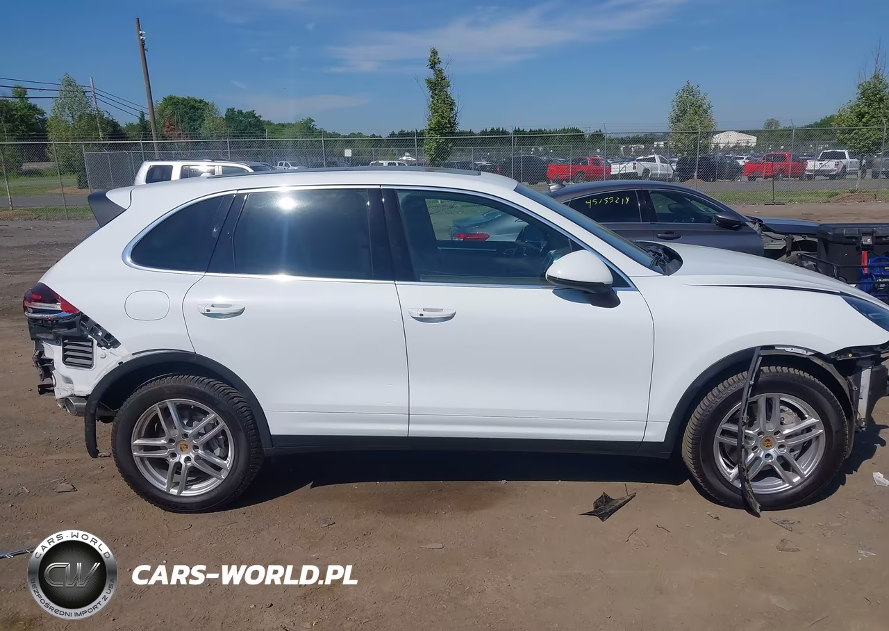 2016 Porsche Cayenne S VIN:WP1AB2A26GLA92765 - 13