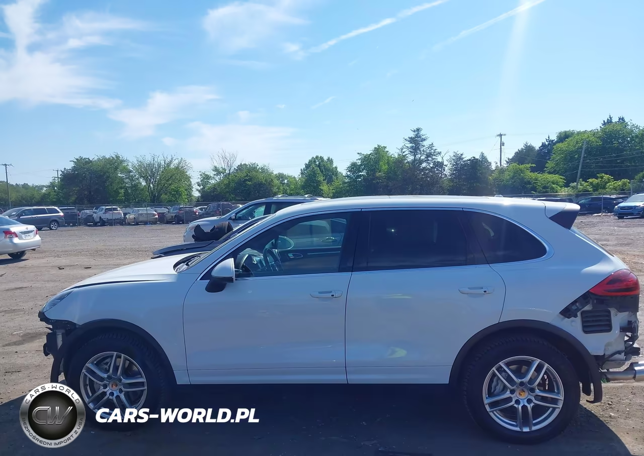 2016 Porsche Cayenne S VIN:WP1AB2A26GLA92765 - 14