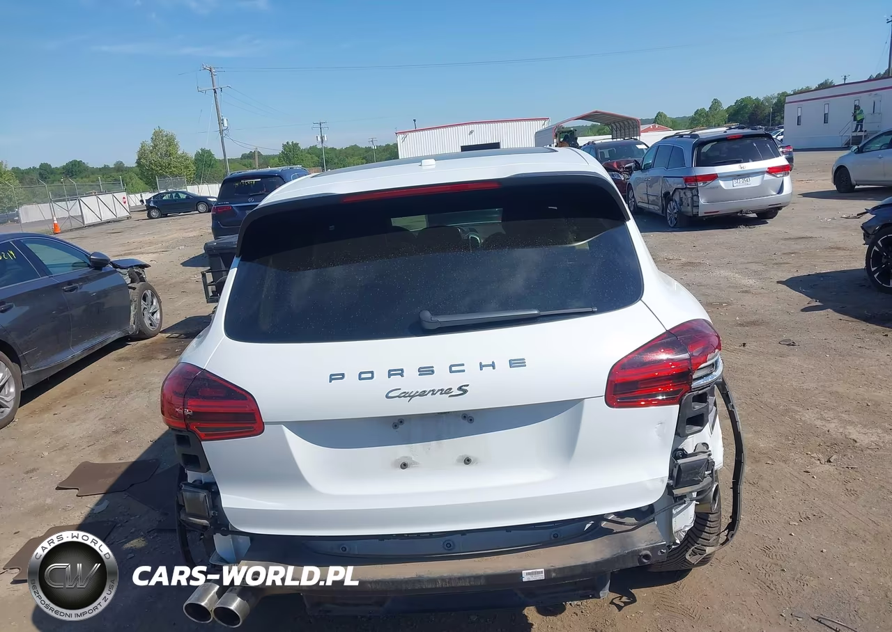 2016 Porsche Cayenne S VIN:WP1AB2A26GLA92765 - 16