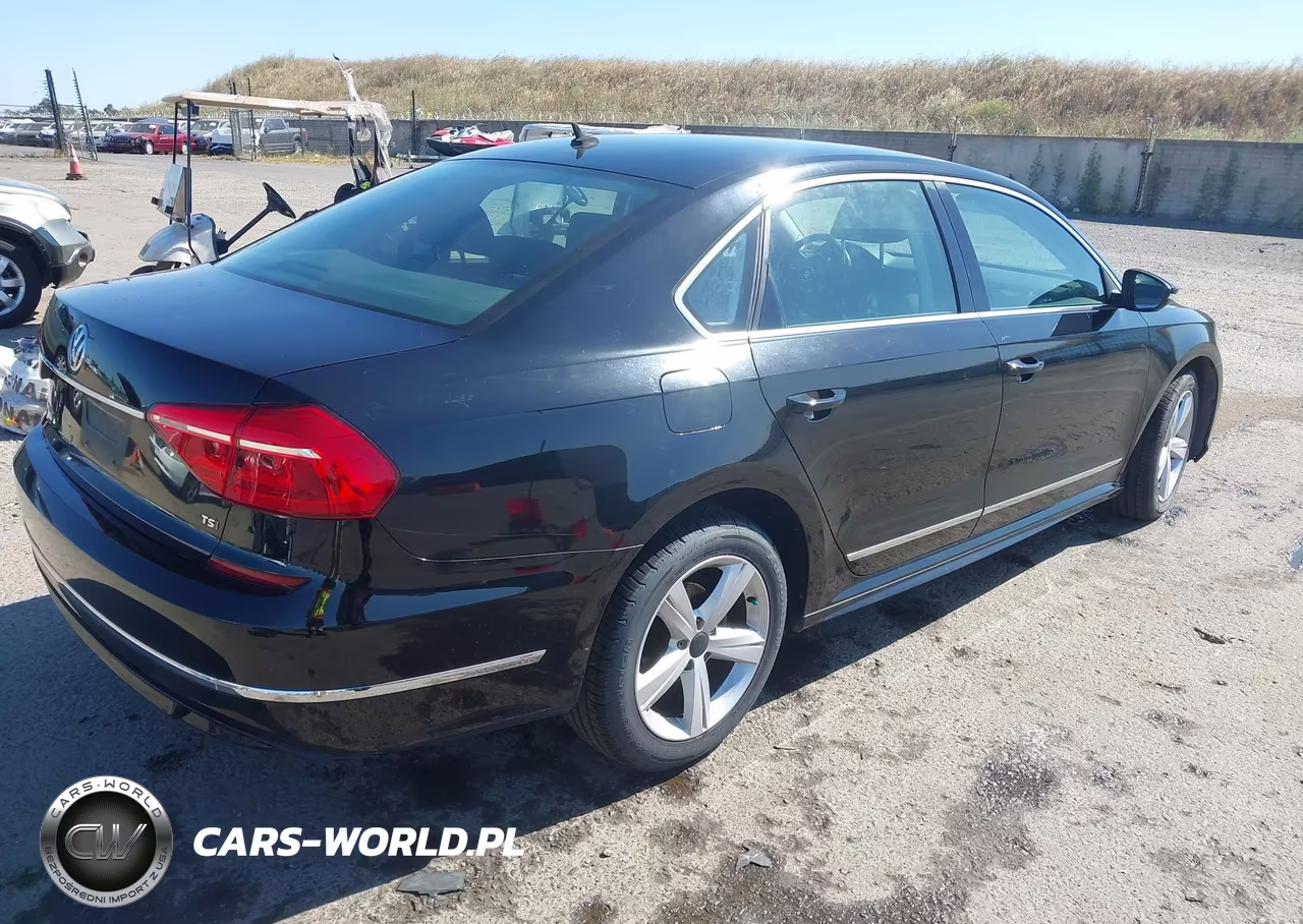 2016 Volkswagen Passat 1.8T R-Line VIN:1VWAT7A30GC036015 - 4