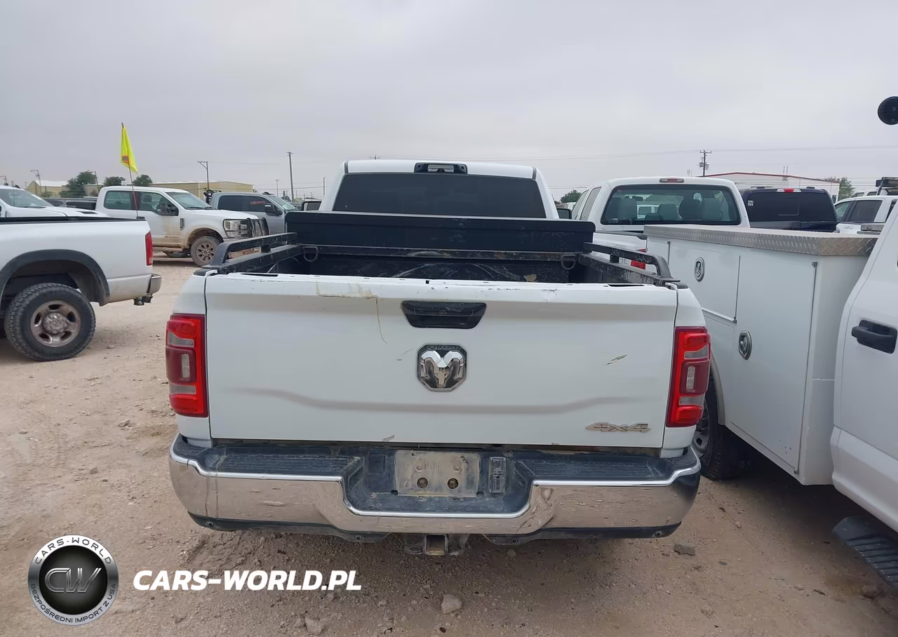 2023 Ram 2500 Tradesman 4X4 8' Box VIN:3C6UR5HJ6PG610340 - 17