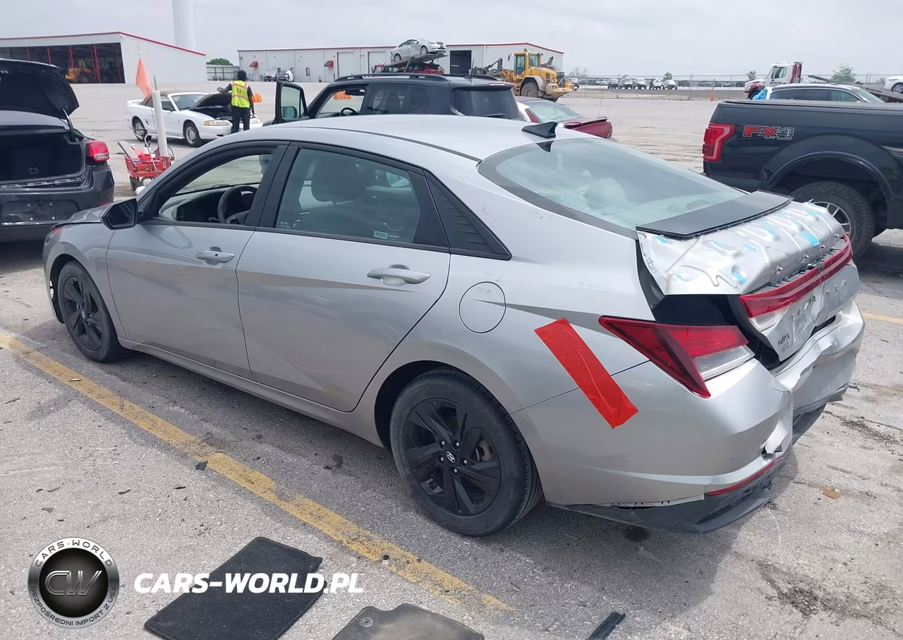 2021 Hyundai Elantra Sel VIN:5NPLM4AG5MH029975 - 3
