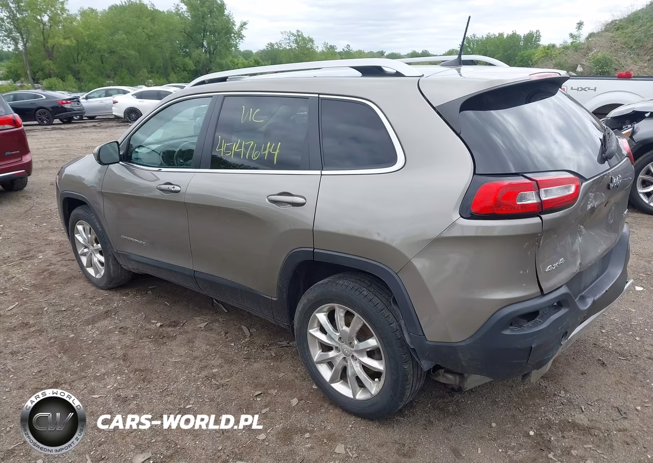 2017 Jeep Cherokee Limited 4X4 VIN:1C4PJMDB2HW635082 - 3