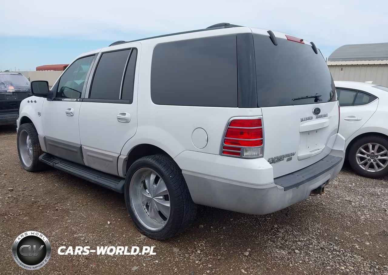 2003 Ford Expedition Xlt VIN:1FMRU15W73LA82757 - 3