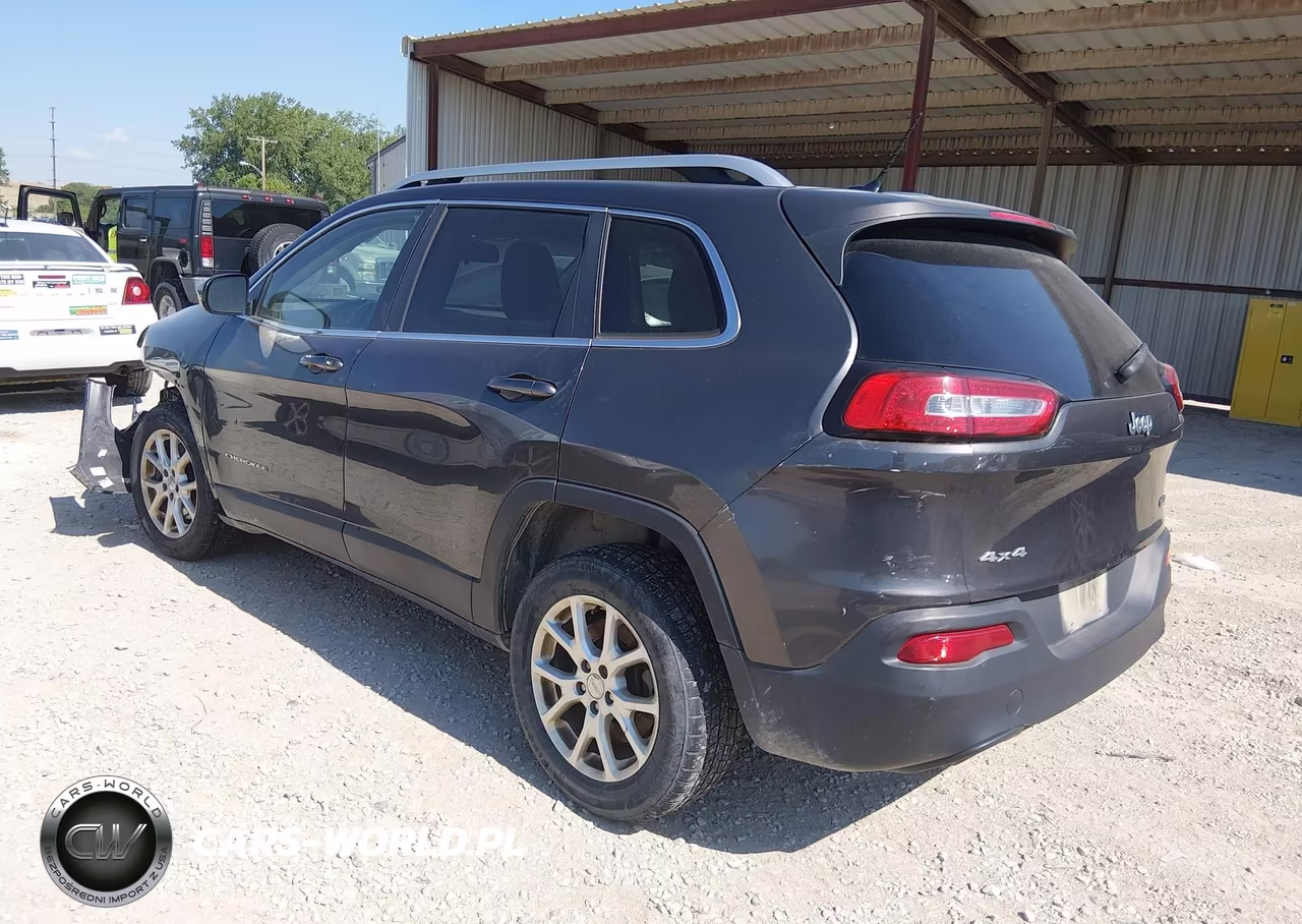 2014 Jeep Cherokee Latitude VIN:1C4PJMCB3EW308221 - 3