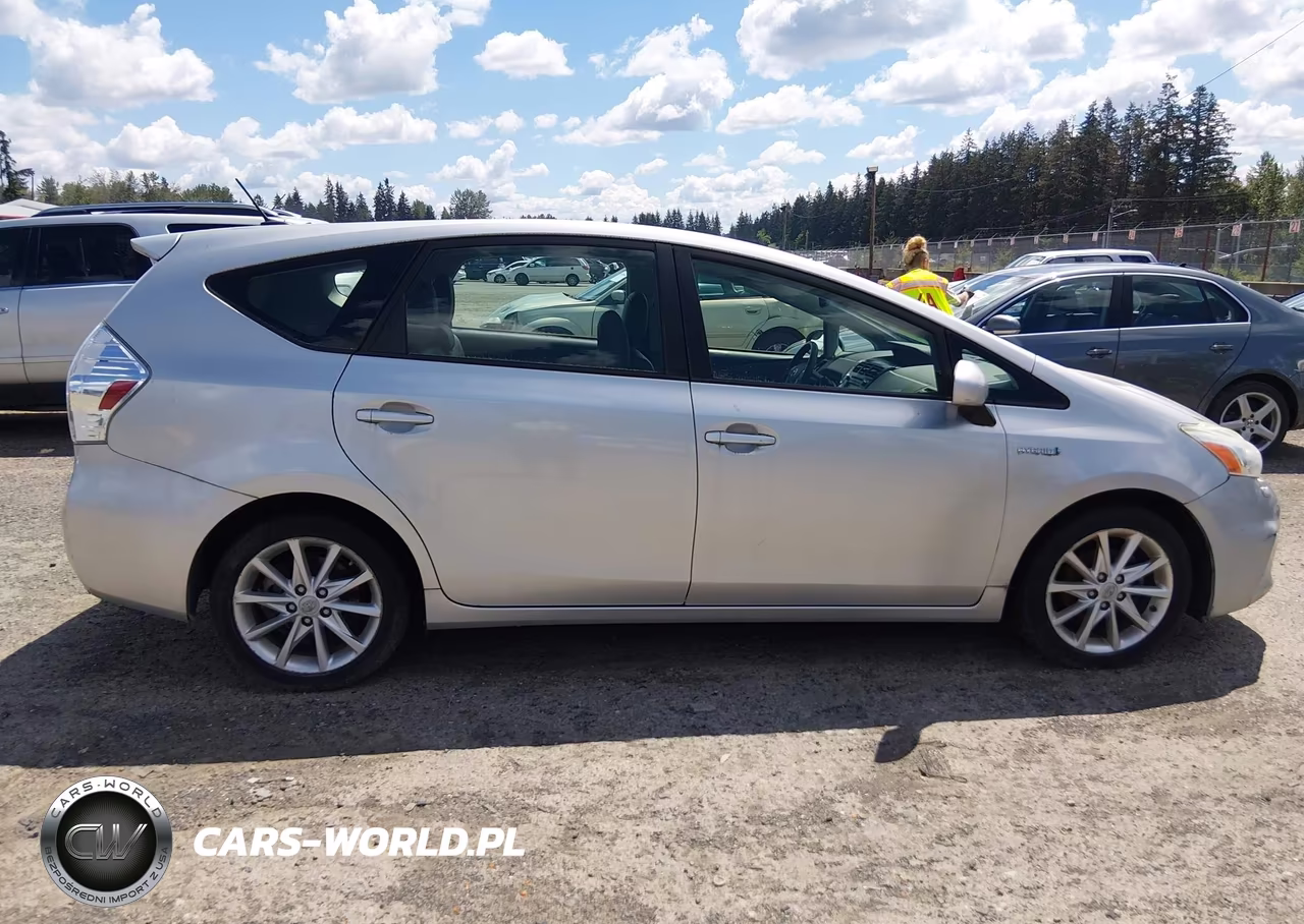 2012 Toyota Prius V VIN:JTDZN3EU1C3041083 - 13