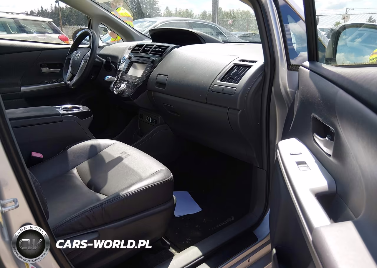 2012 Toyota Prius V VIN:JTDZN3EU1C3041083 - 5