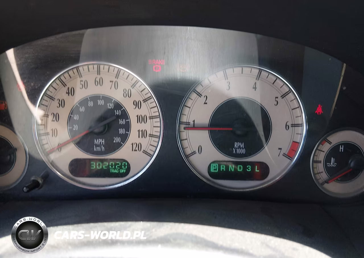 2001 Chrysler Town & Country Limited VIN:2C8GP64L11R175459 - 7