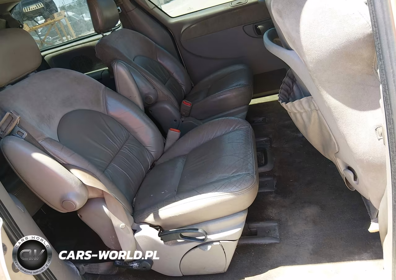 2001 Chrysler Town & Country Limited VIN:2C8GP64L11R175459 - 8
