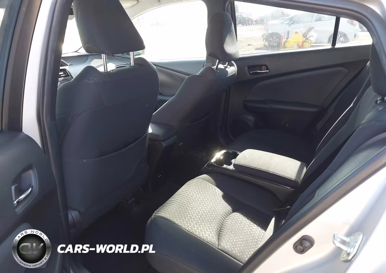 2019 Toyota Prius Prime Plus VIN:JTDKARFP1K3105596 - 8