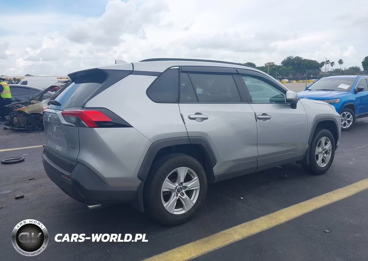 2020 Toyota Rav4 Xle-Xle Premium VIN:2T3W1RFV7LW060307 - 4