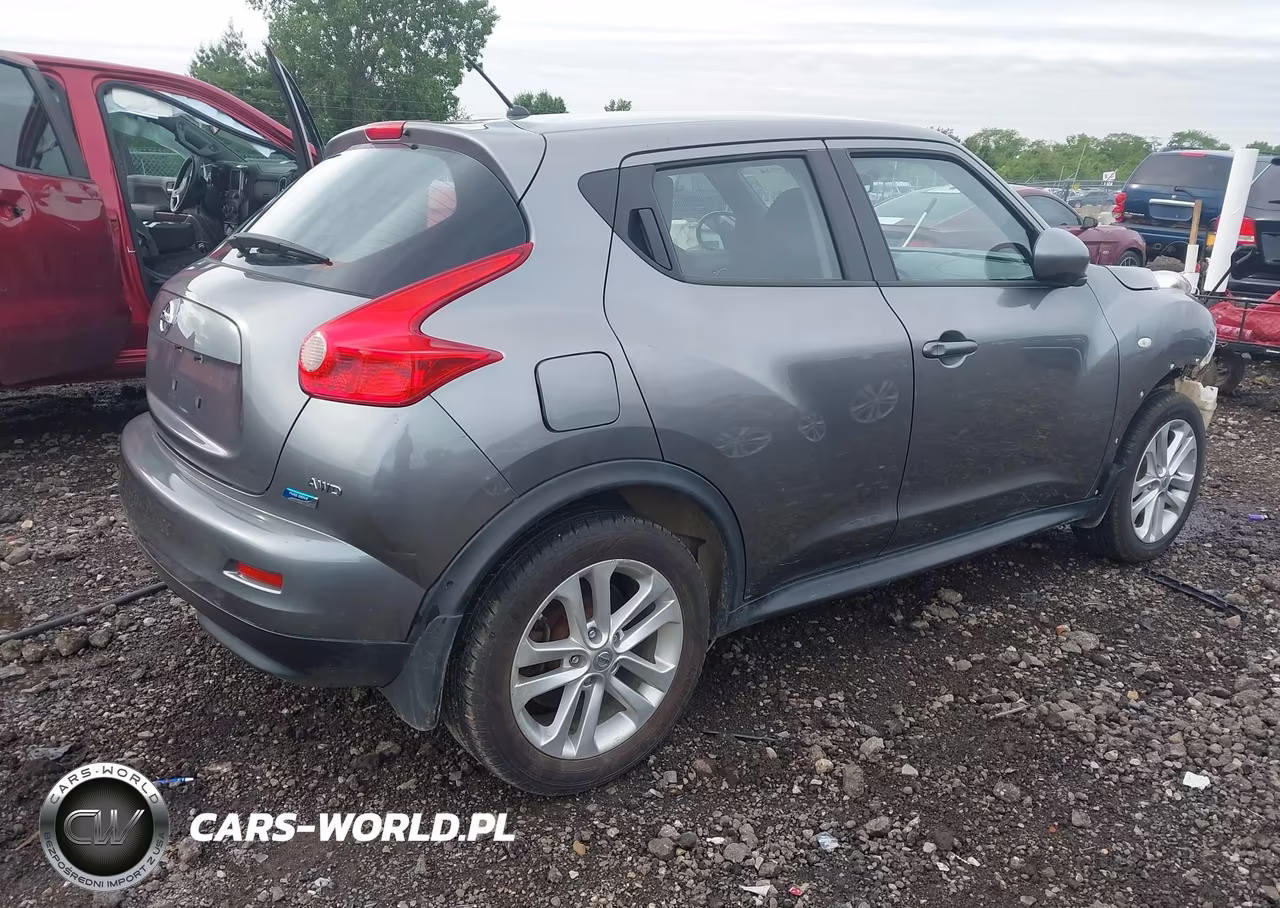 2014 Nissan Juke S VIN:JN8AF5MV3ET480793 - 4