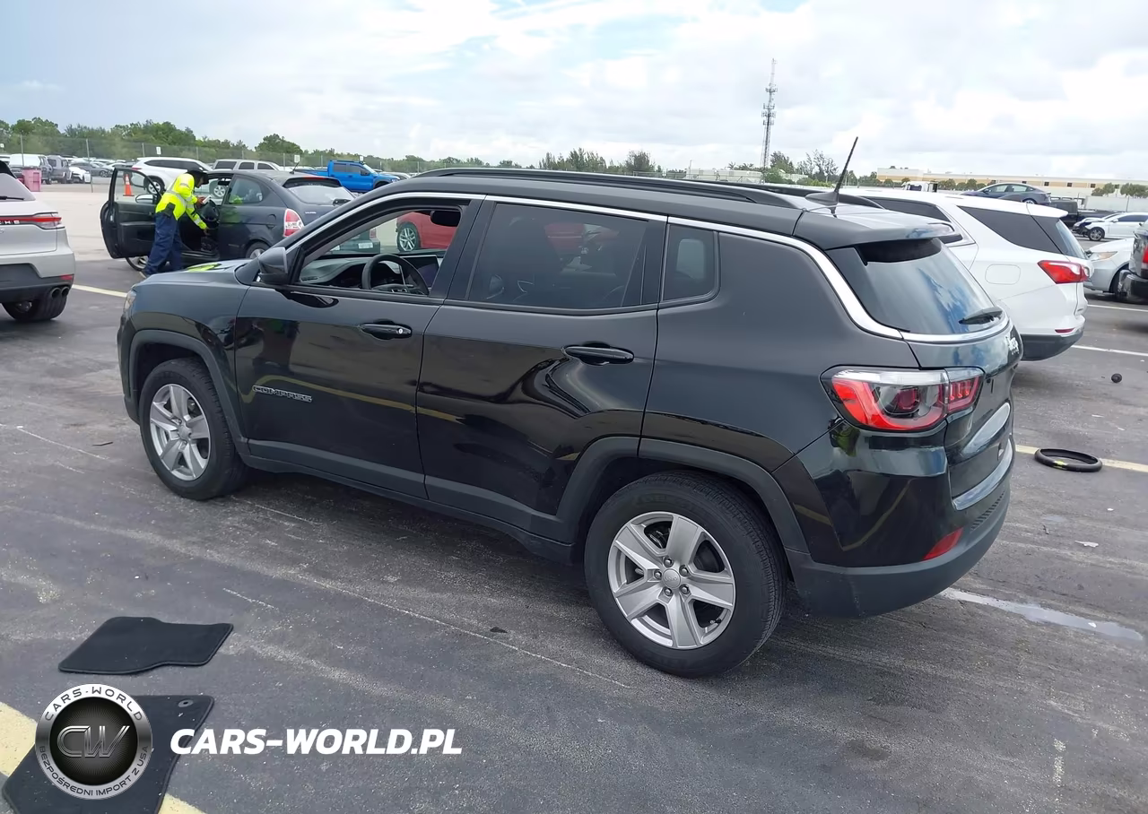 2022 Jeep Compass Latitude Fwd VIN:3C4NJCBB1NT236900 - 3