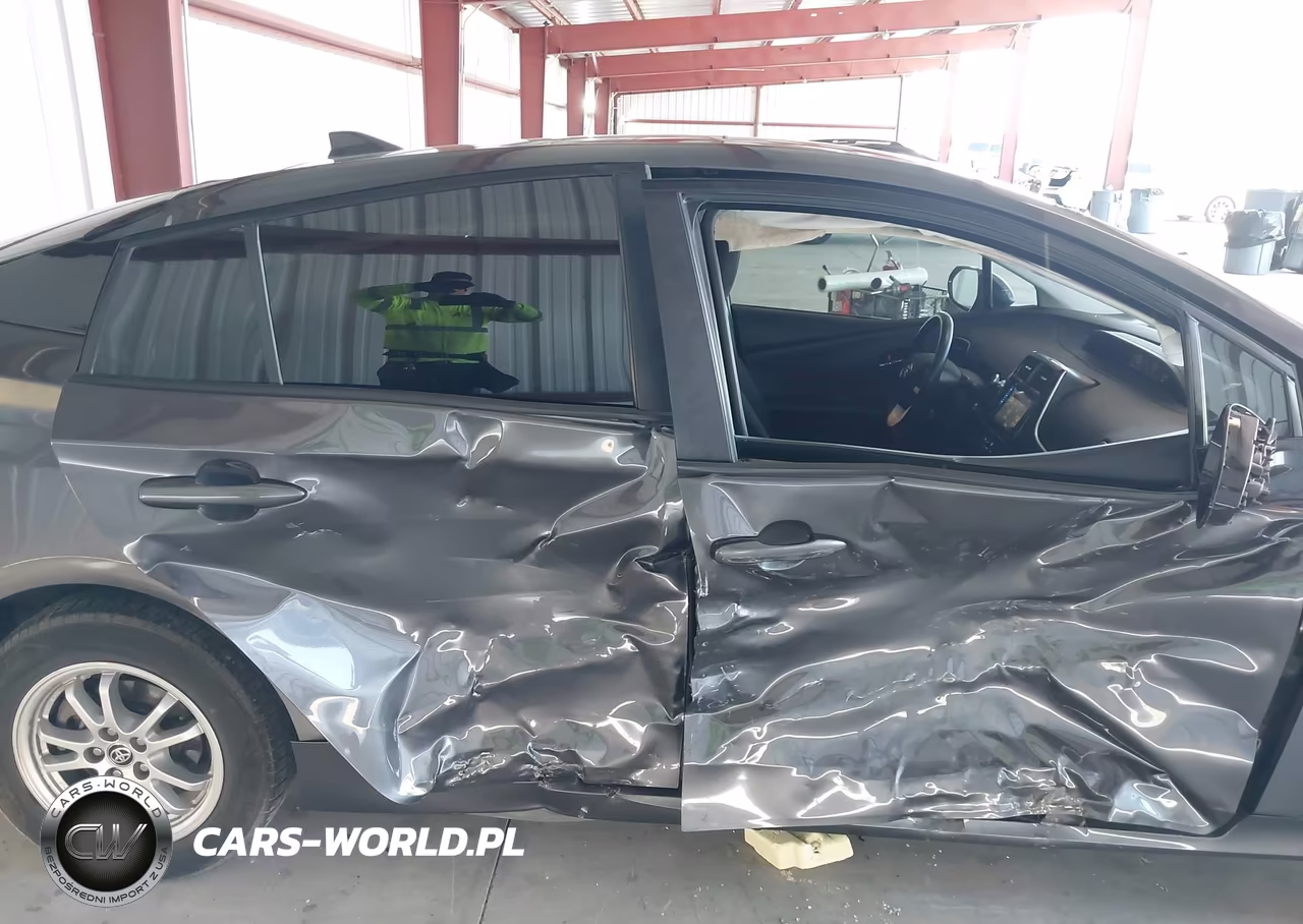 2016 Toyota Prius Three VIN:JTDKARFU4G3012925 - 6