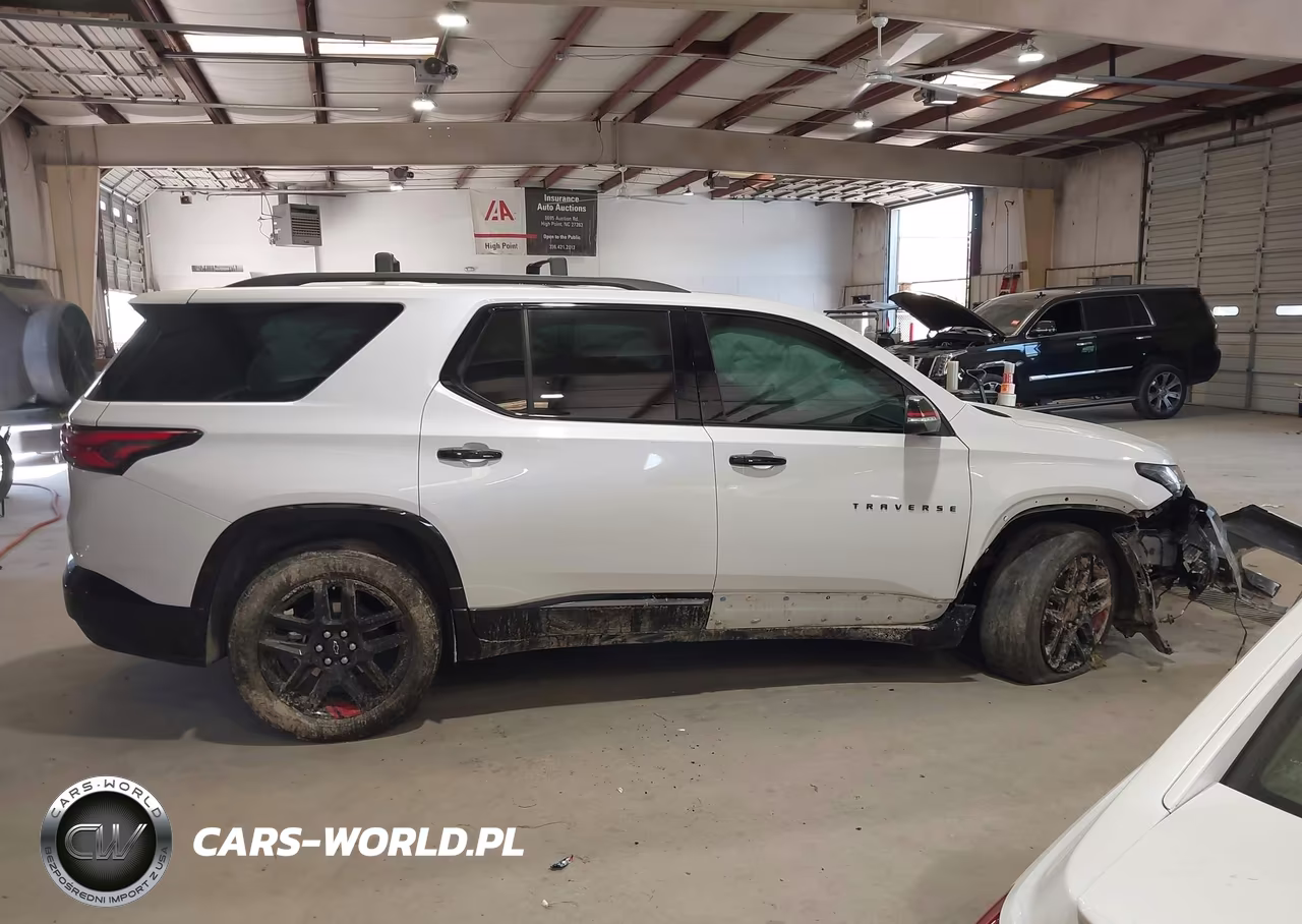 2023 Chevrolet Traverse Fwd Premier VIN:1GNERKKW9PJ325668 - 13