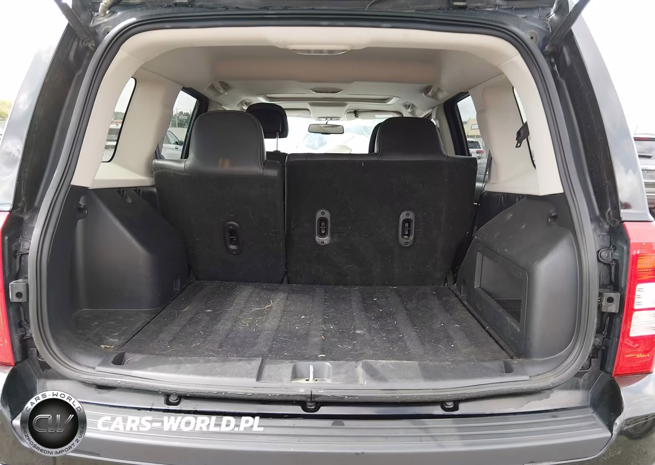 2016 Jeep Patriot High Altitude Edition VIN:1C4NJPFA5GD776851 - 16