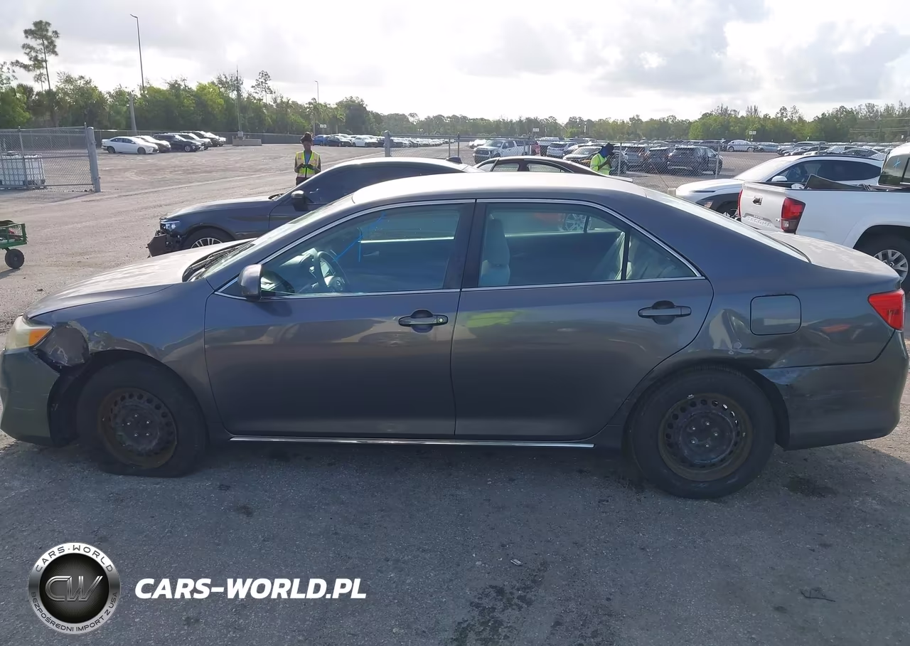2012 Toyota Camry Le VIN:4T1BF1FK9CU173577 - 14