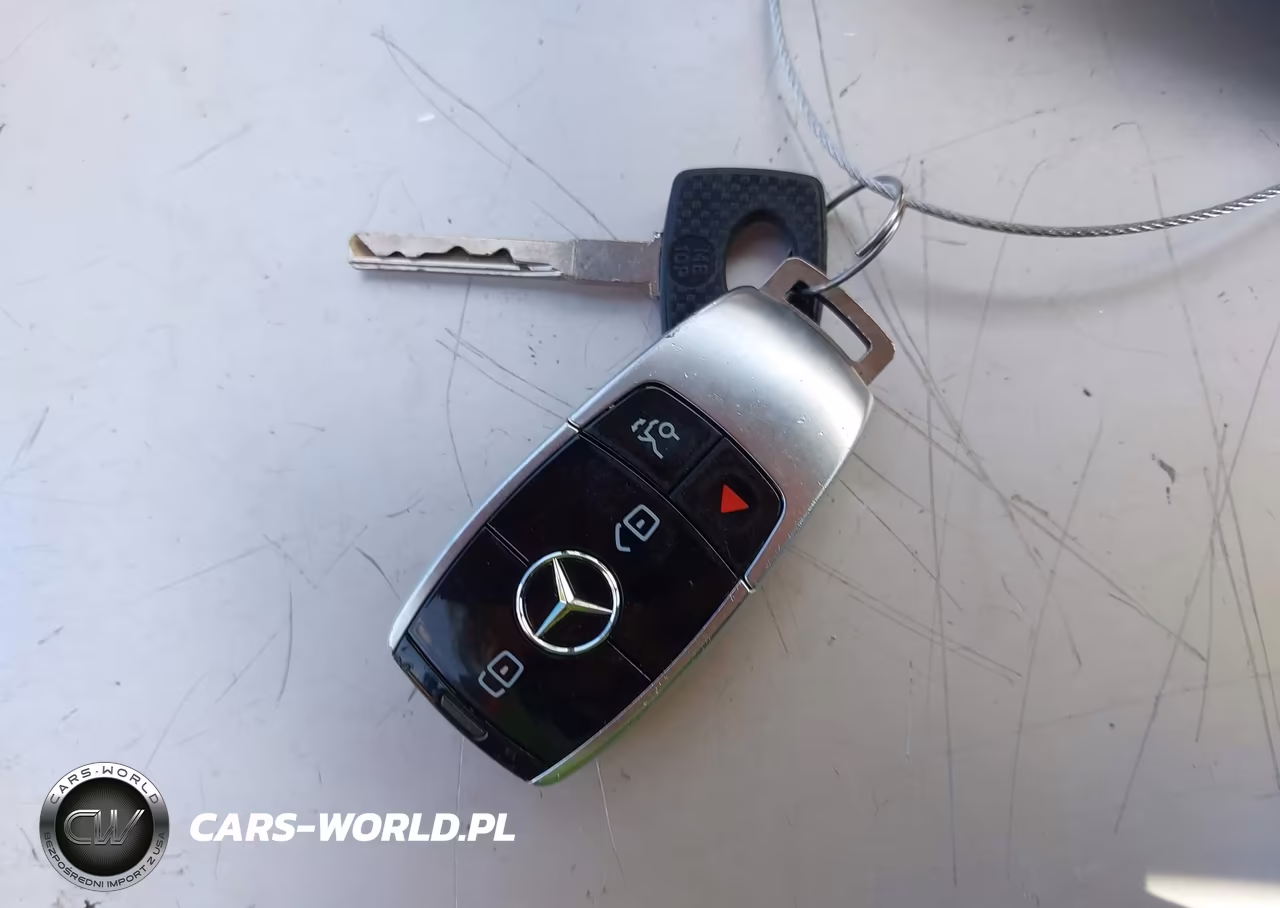 2018 Mercedes-Benz E 300 4Matic VIN:WDDZF4KB1JA296451 - 11