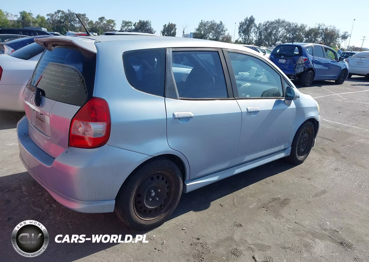 2008 Honda Fit Sport VIN:JHMGD386X8S060296 - 4