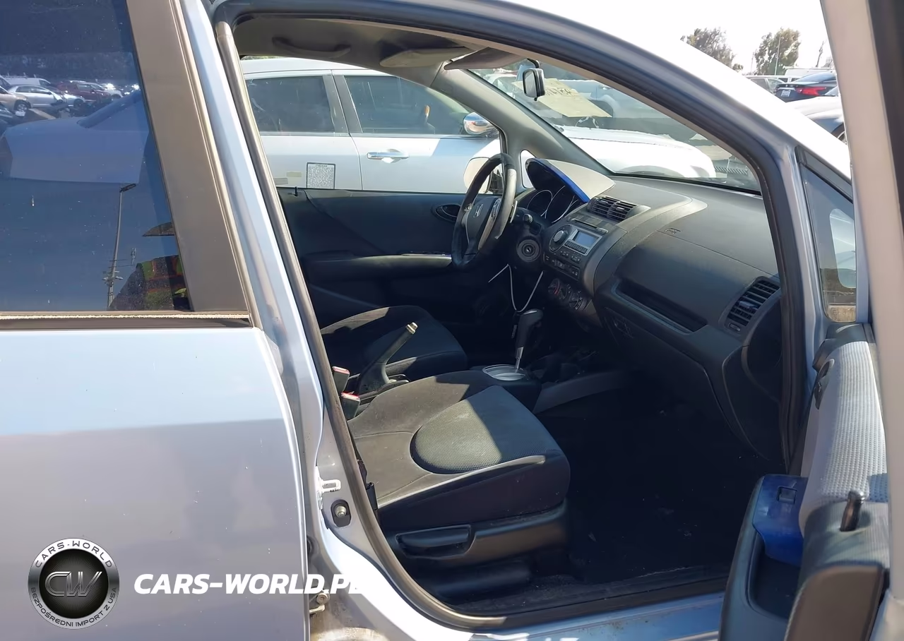 2008 Honda Fit Sport VIN:JHMGD386X8S060296 - 5