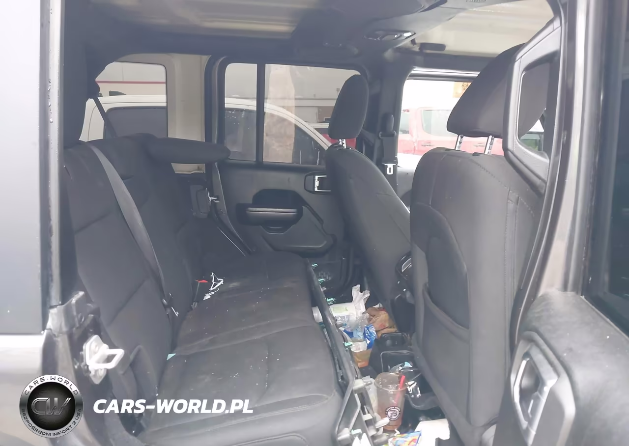 2019 Jeep Wrangler Unlimited Sport S 4X4 VIN:1C4HJXDG8KW676552 - 8