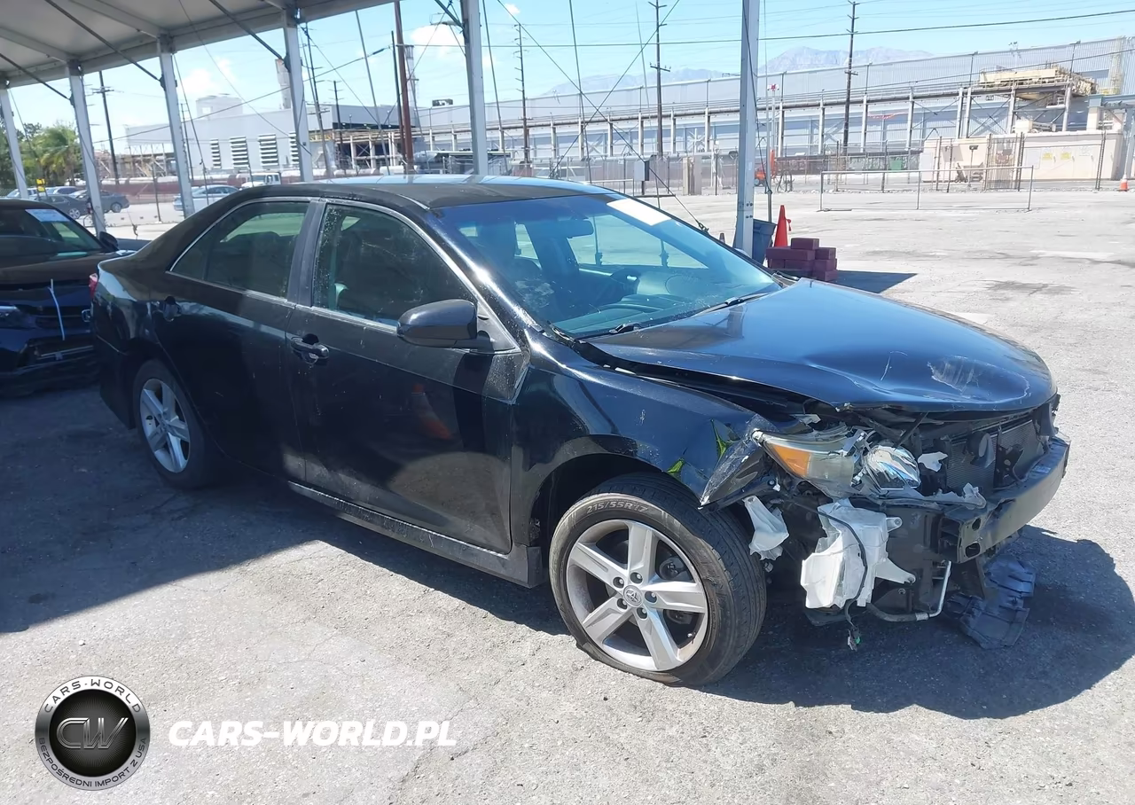 2014 Toyota Camry Se – zdjęcie 1 z 17