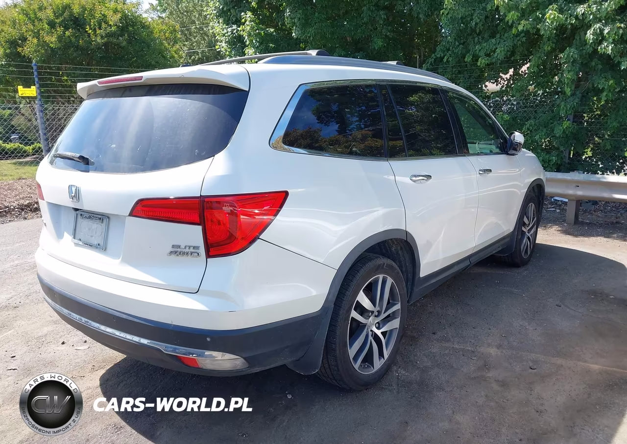 2017 Honda Pilot Elite VIN:5FNYF6H09HB010905 - 4