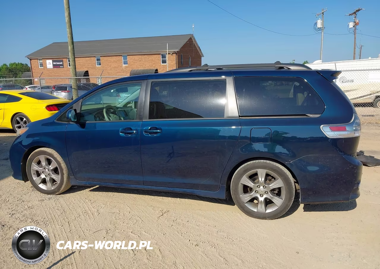 2011 Toyota Sienna Se VIN:5TDXK3DC9BS036039 - 14