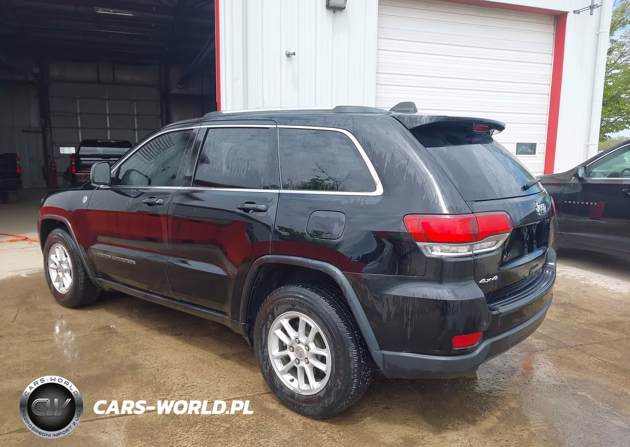 2020 Jeep Grand Cherokee Laredo E 4X4 VIN:1C4RJFAG6LC193860 - 3