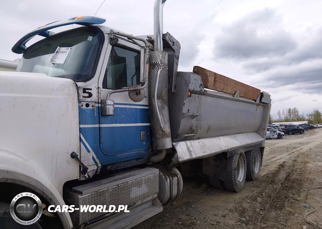 1999 International 9900 VIN:2HTFTAPR0XC031444 - 11