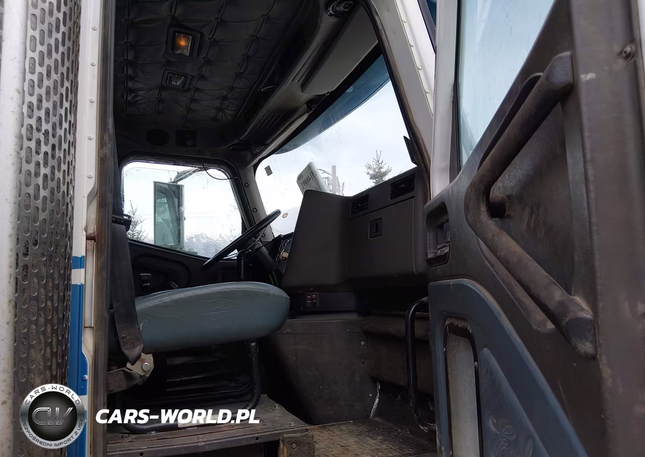 1999 International 9900 VIN:2HTFTAPR0XC031444 - 7