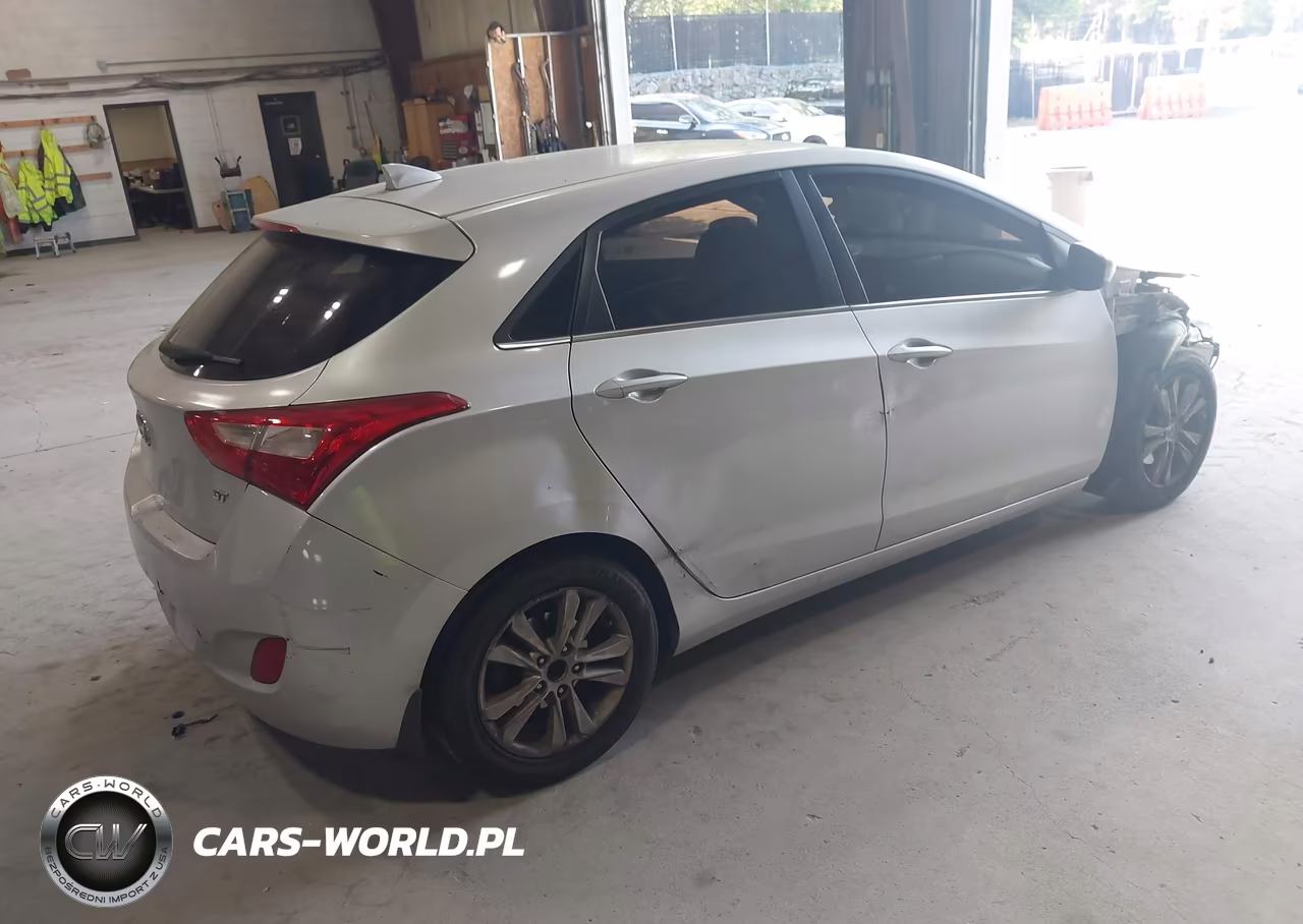 2013 Hyundai Elantra Gt VIN:KMHD35LE9DU147117 - 4