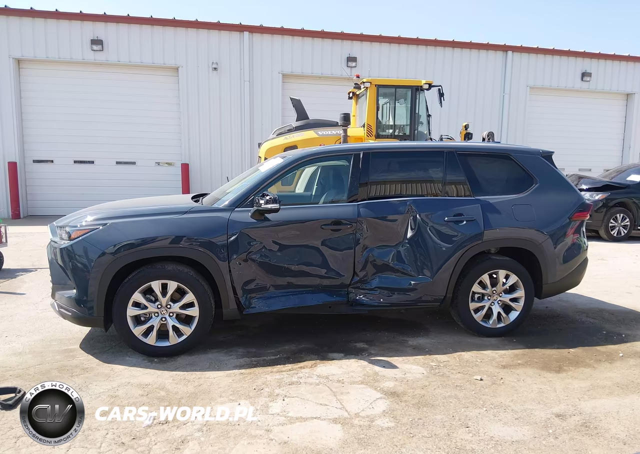 2025 Toyota Grand Highlander Hybrid Limited VIN:5TDACAB58SS062045 - 14