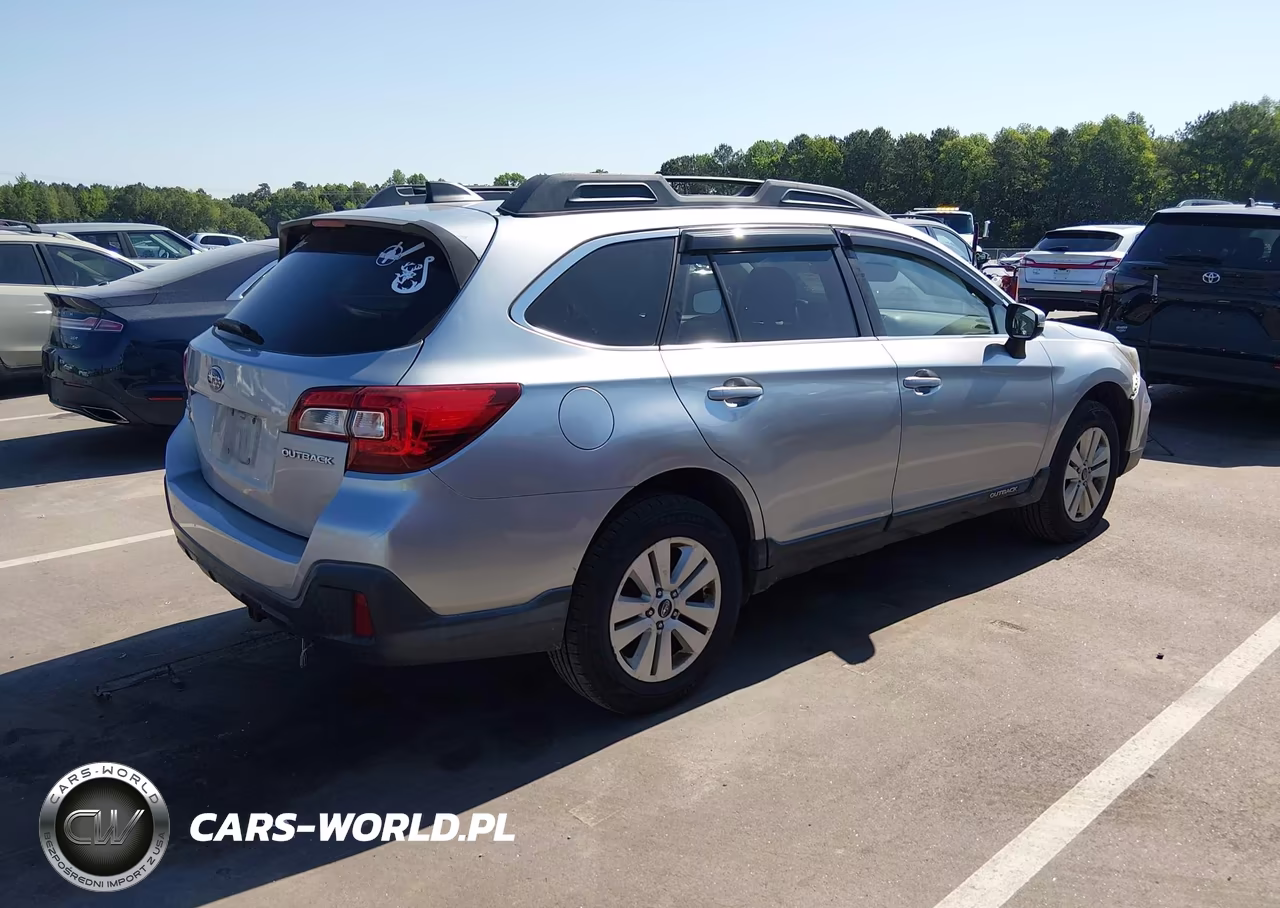 2019 Subaru Outback 2.5I Premium VIN:4S4BSAFC3K3356756 - 4